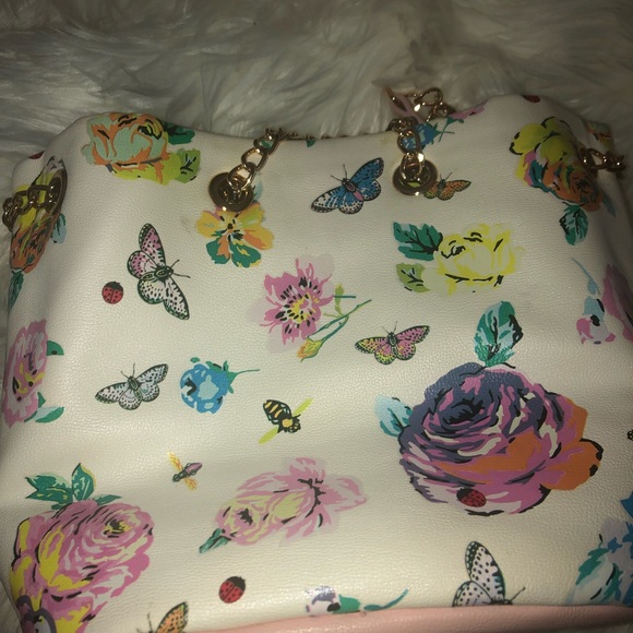 betsy Johnson purse💕 - Picture 4 of 4